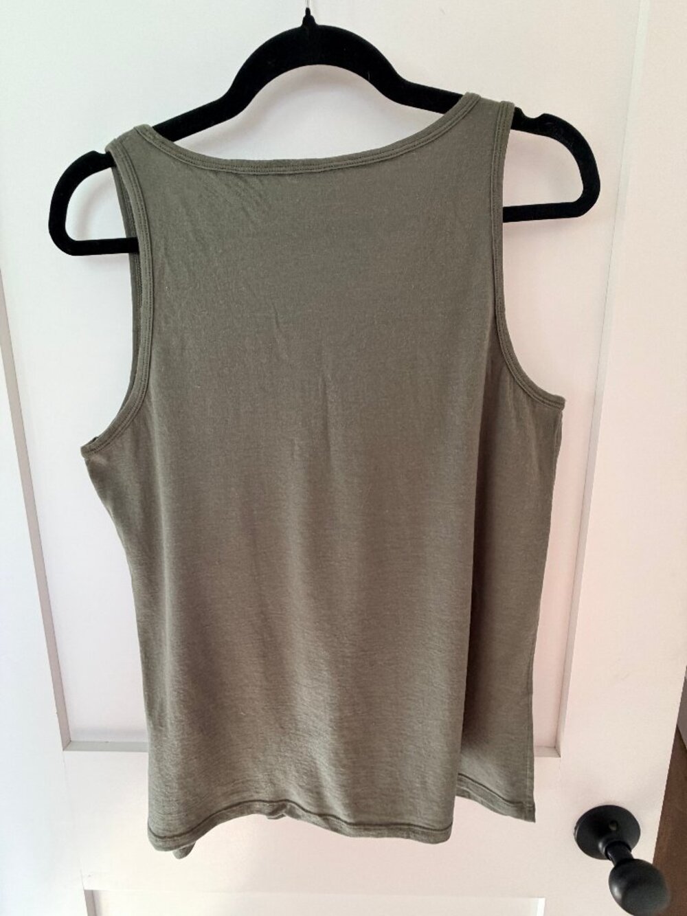 Unbound Merino Women's Relaxed V-Neck Tank Top Dark Olive Green Size L - Picture 5 of 13